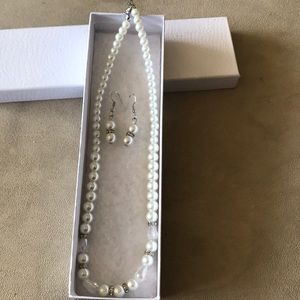 *New*Pearl Necklace and Earrings Set